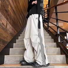 灰色