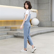 牛仔背带裤女高腰显瘦宽松牛仔背带裤吊带裤连体长裤子{码子偏小}，女装牛仔裤，布衣桑