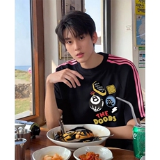 抖音得物品质二开240克宽松纯棉美式潮牌印花三条杠中性风短袖T恤，男装T恤，电商A486