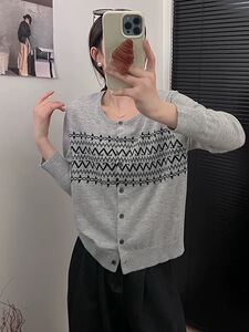 复古超细羊毛圆领针织开衫图片