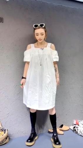 DG8103欧洲站2021夏季新款时尚吊带露肩洋气显瘦连衣裙,女装背心吊带,L·H·X