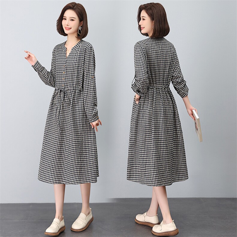 早秋长袖连衣裙女2025新款秋季气质收腰显瘦大码复古格子棉麻长裙，女装连衣裙，江忆布依