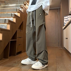 军绿色