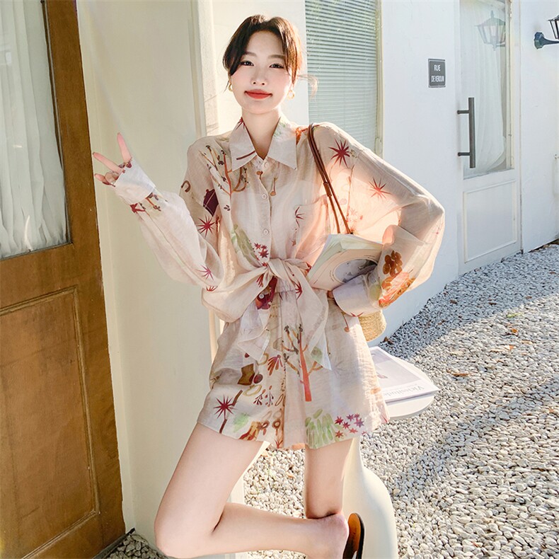 法式海边度假休闲套装女夏季2025新款长袖印花防晒衬衫短裤两件套，女装套装/套裙，维壹