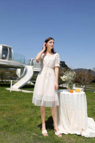 夏季新款气质网纱蕾丝连衣裙，女装连衣裙，忆思妤