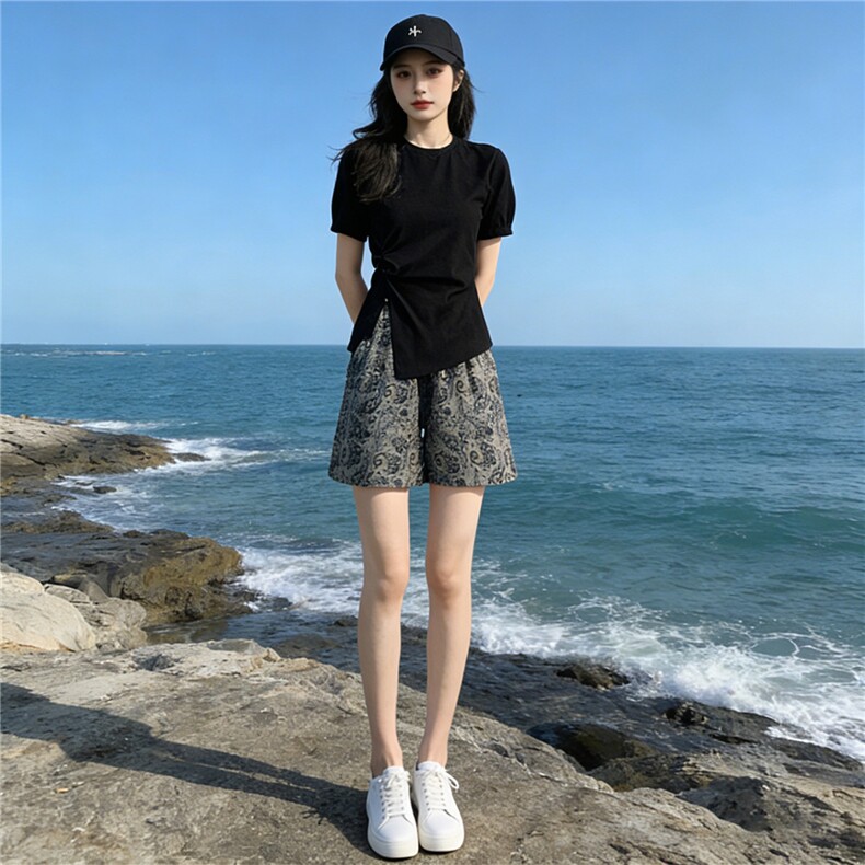 高级感时尚潮流套装女夏新款显瘦圆领开叉上衣阔腿提花短裤两件套,女装套装/套裙,江南