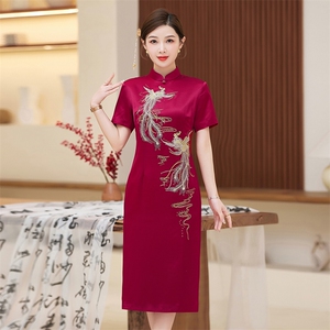 婚宴旗袍连衣裙高贵洋气妈妈礼服大码红色手工绣花醋酸绸缎图片