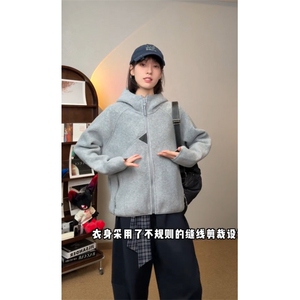 网图 结构设计摇粒绒户外秋冬保暖连帽外套男女情侣装 P75图片