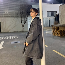 黑灰色