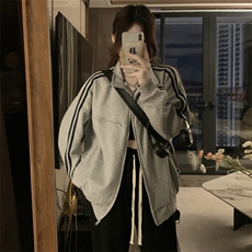 灰色
