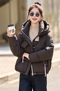 现货！2025冬季新款白鸭绒羽绒服女图片