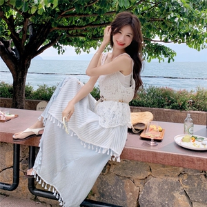 温柔穿搭甜美显瘦流苏半身裙蕾丝镂空罩衫吊带背心三件套女夏新款图片
