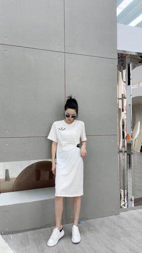 笑脸连衣裙，女装连衣裙，欧力尼