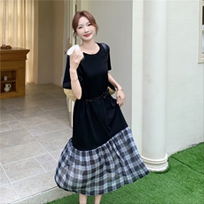 韩系简约高级感休闲黑色连衣裙女夏季设计感宽松气质格子拼接长裙，女装连衣裙，2C129
