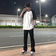 黑色
