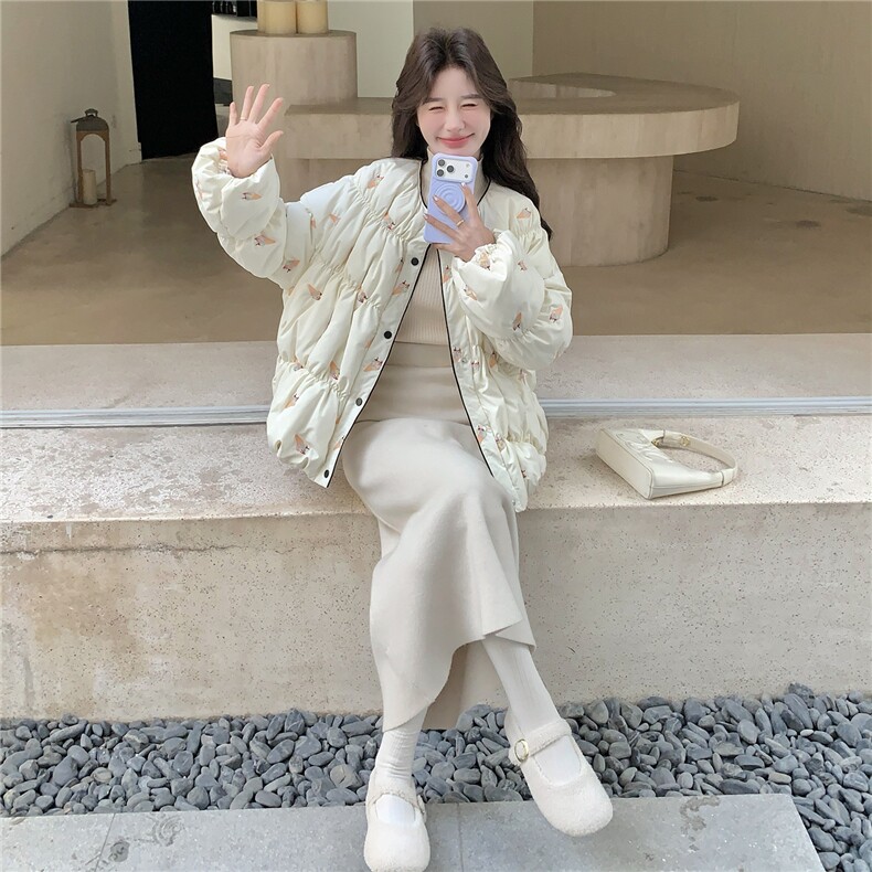 时尚圆领羽绒服女冬2025新款冰淇淋刺绣图案超火巨好看白鸭绒外套,女装羽绒服,琦鑫阁（原依鑫阁）