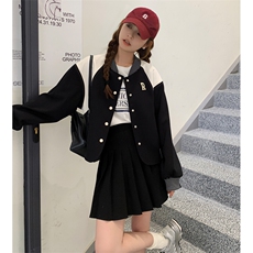 小众撞色拼接黑色棒球服82378-P140-K188，女装短外套，辉之琳