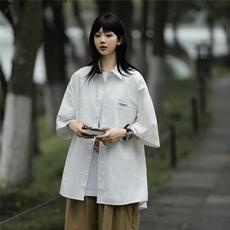 白色