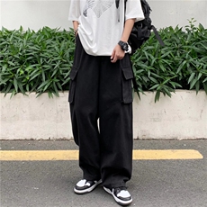 黑色