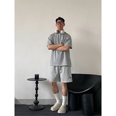 灰色