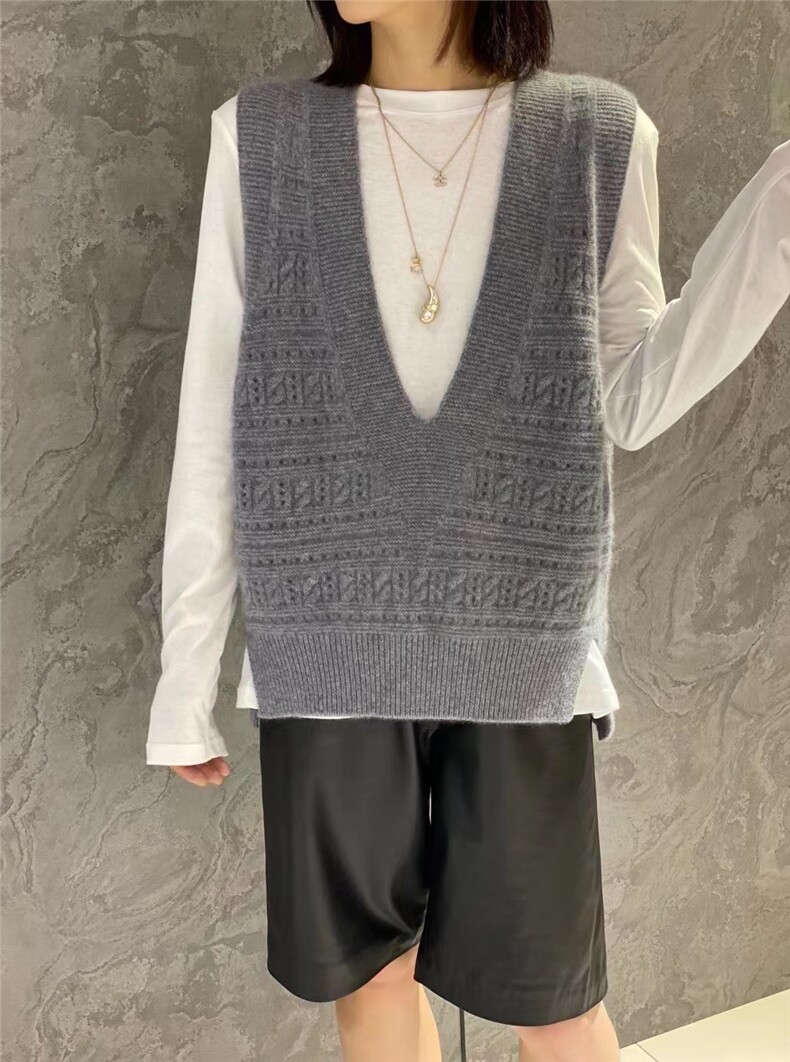 时尚百搭女士秋冬大V领马甲纯色简约针织背心,女装马甲,洁纯羊绒