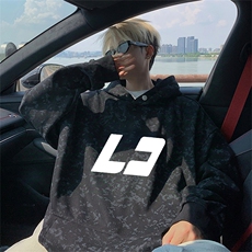 黑色