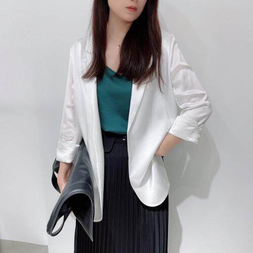 流金岁月醋酸西装外套 这件套装真的是从风格和款式上相当讨巧，女装西装，蓝衣可