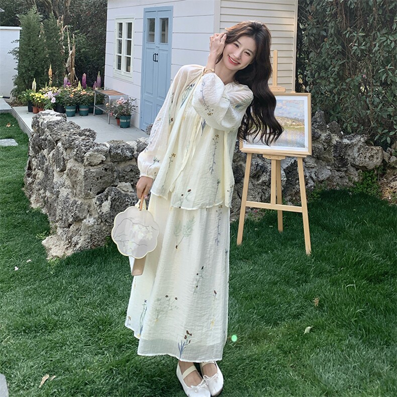 新中式国风套装裙女2025春季新款度假风休闲刺绣上衣半身裙两件套图片