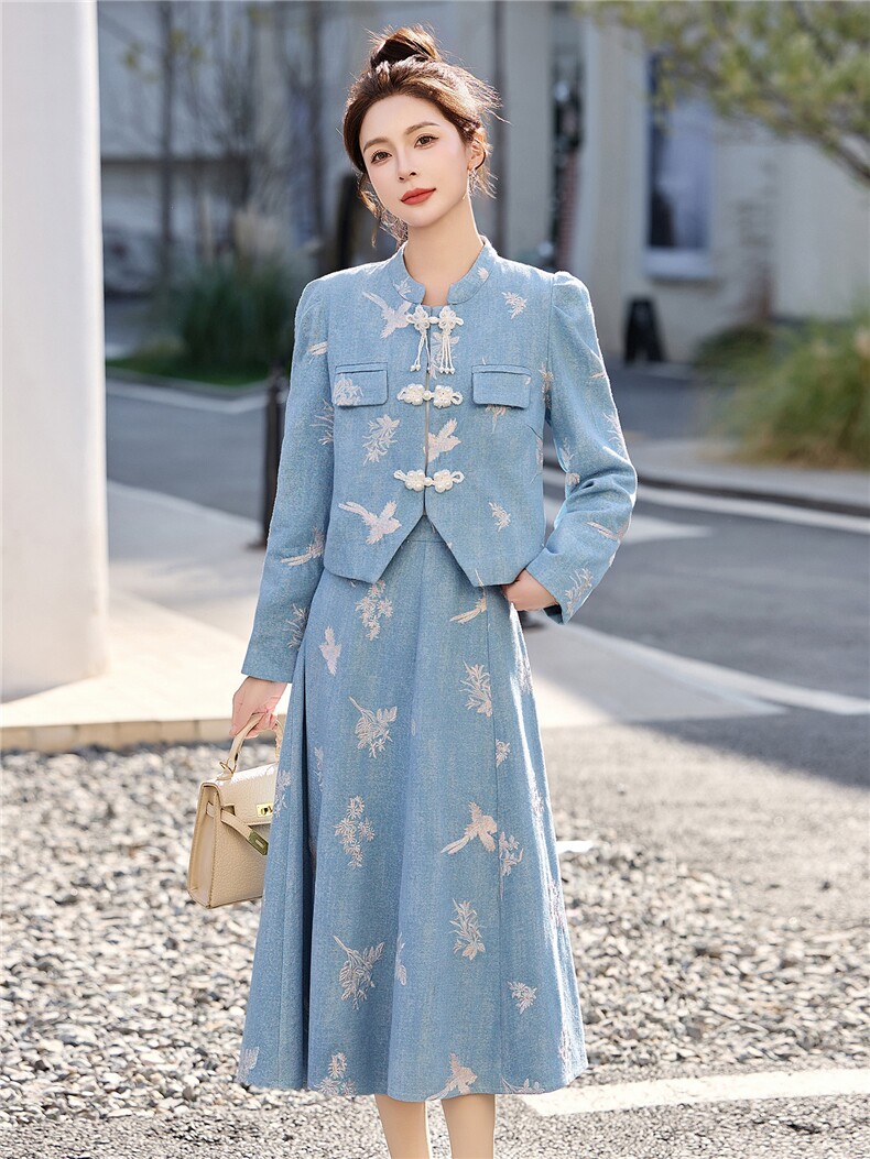 2026春季新款重工刺绣新中式G风流行的漂亮半身裙两件套套装,女装套装/套裙,伊仟回