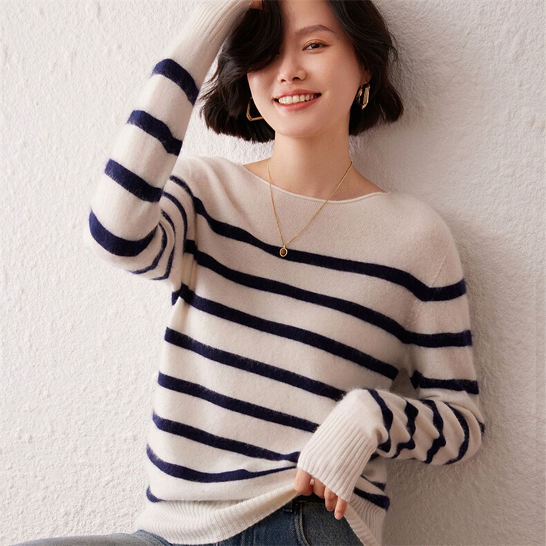 条纹控~薄款baby小山羊绒衫女圆领针织衫宽松慵懒风毛衣早秋新款,女装羊绒衫,雪真羊绒高端店