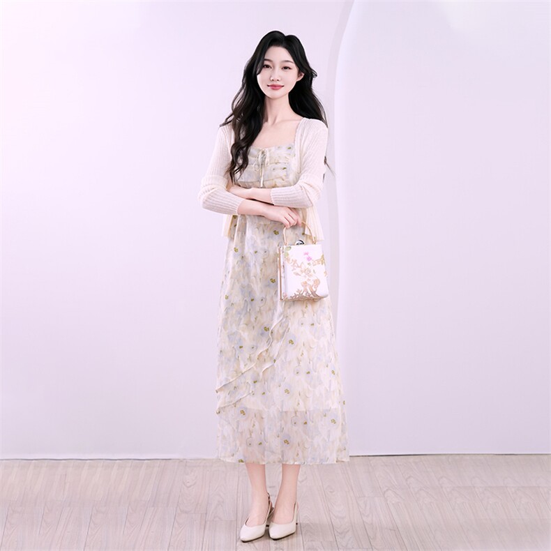 碎花连衣裙两件套法式洋气减龄仙女裙套装女,女装连衣裙,曼琳思菲