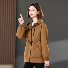 2025春季新款时尚休闲修身百搭抽绳收腰拉链口袋贴标连帽短外套，女装短外套，靓衣阁