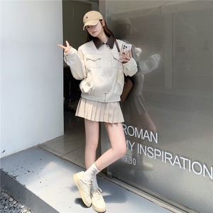 撞色拼接翻领米白色皮衣短外套女春秋2025新款甜美百搭PU皮夹克图片
