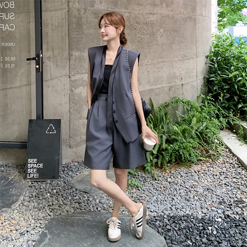 2025年夏季新款时尚百搭气质款西装短裤套装女休闲无袖马甲两件套,女装套装/套裙,2C255
