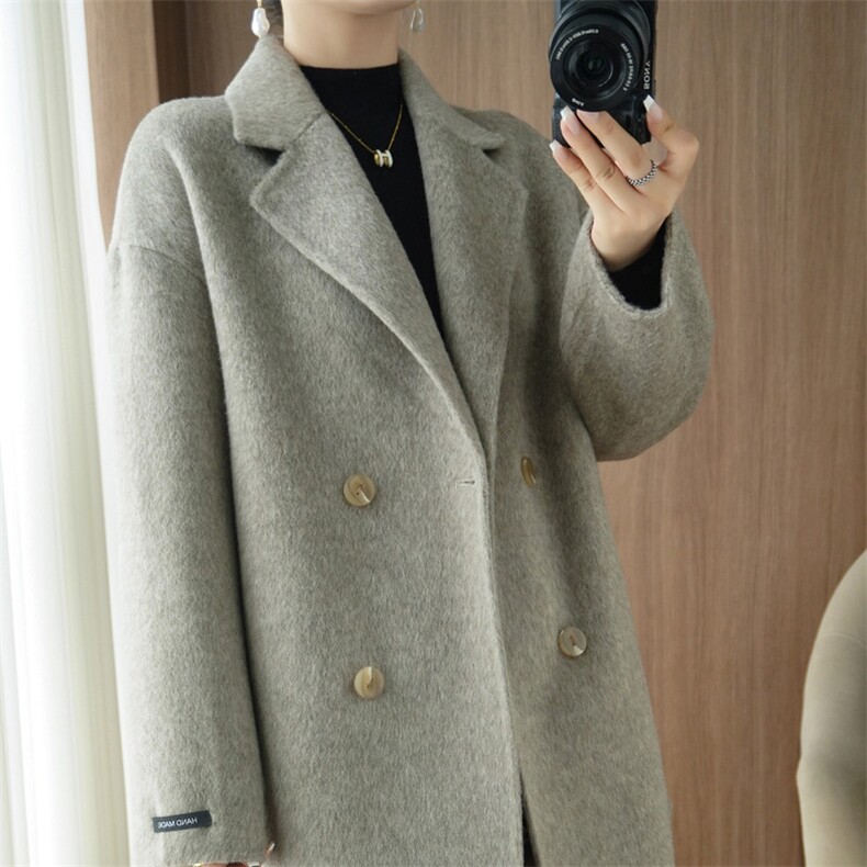 秋冬季羊毛时尚休闲两排两扣经典V领中款大衣，女装双面呢大衣，泰公羊绒