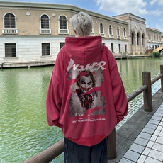 酒红色