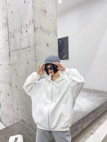 现货三色刺绣卫衣，女装卫衣/绒衫，C&B