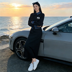 韩系高级时尚套装女春拼接色衣领衣袖设计绣花订珠卫衣半身裙套装，女装套装/套裙，江南