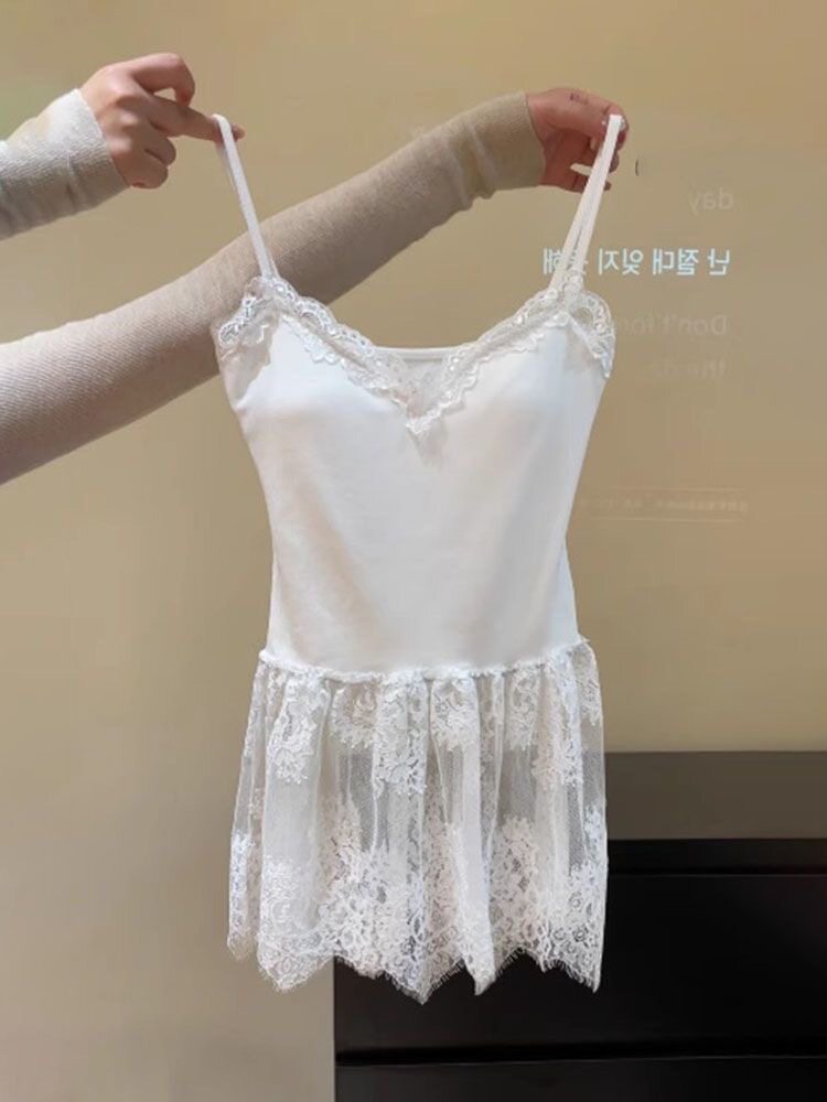 纯欲风V领蕾丝氛围感吊带背心女带胸垫内搭屁帘拼接网纱无袖上衣,女装背心吊带,梦白服饰厂