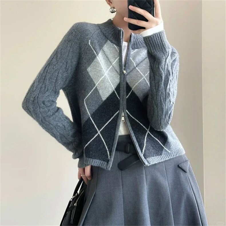 2025年秋季新款百搭女士菱形圆领拉链羊毛开衫,女装羊毛衫,新胜羊绒