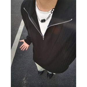 特P55 无差价潮流拉链领口长袖卫衣-HW3581 男模外景图片