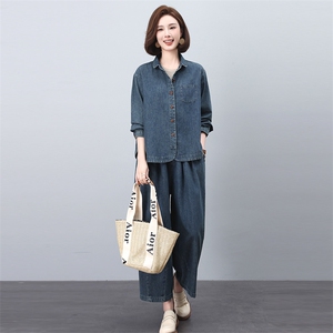 牛仔套装女2025年春秋新款时尚休闲宽松减龄洋气妈妈阔腿裤两件套图片