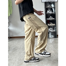 卡其色