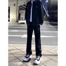 黑色