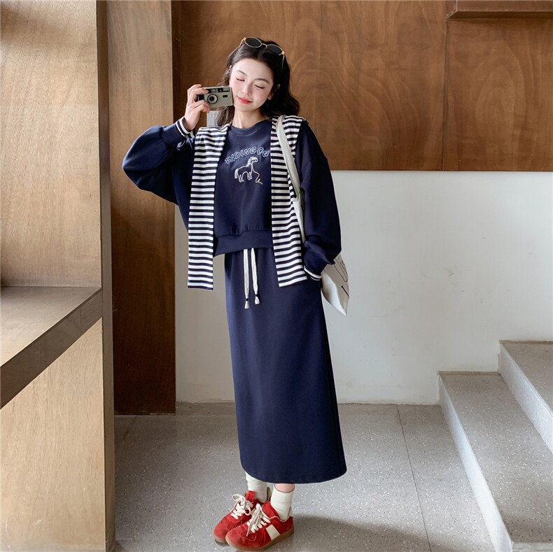 【新品】马年刺绣卫衣半身裙套装带披肩,女装套装/套裙,2B076