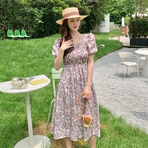 紫色复古碎花小众连衣裙女2023新款夏季v领娃娃领设计感中长裙子图片