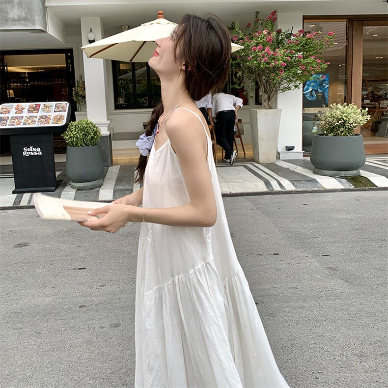 2025年夏季不规则清新甜美文艺/优雅吊带连衣裙大摆裙,女装连衣裙,诺蝶