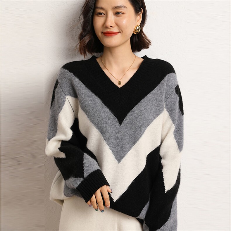 黑白撞色V领宽松羊绒毛衣女纯山羊绒衫冬加厚,女装羊绒衫,五色羊羊绒