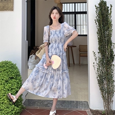 蓝色碎花法式连衣裙女2025夏季新款方领温柔设计感度假风小众裙子，女装连衣裙，2C053