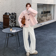 轻奢千金感皮毛一体牛角扣外套女2025新款冬季时髦淡人羊羔毛棉服，女装皮草，2C056